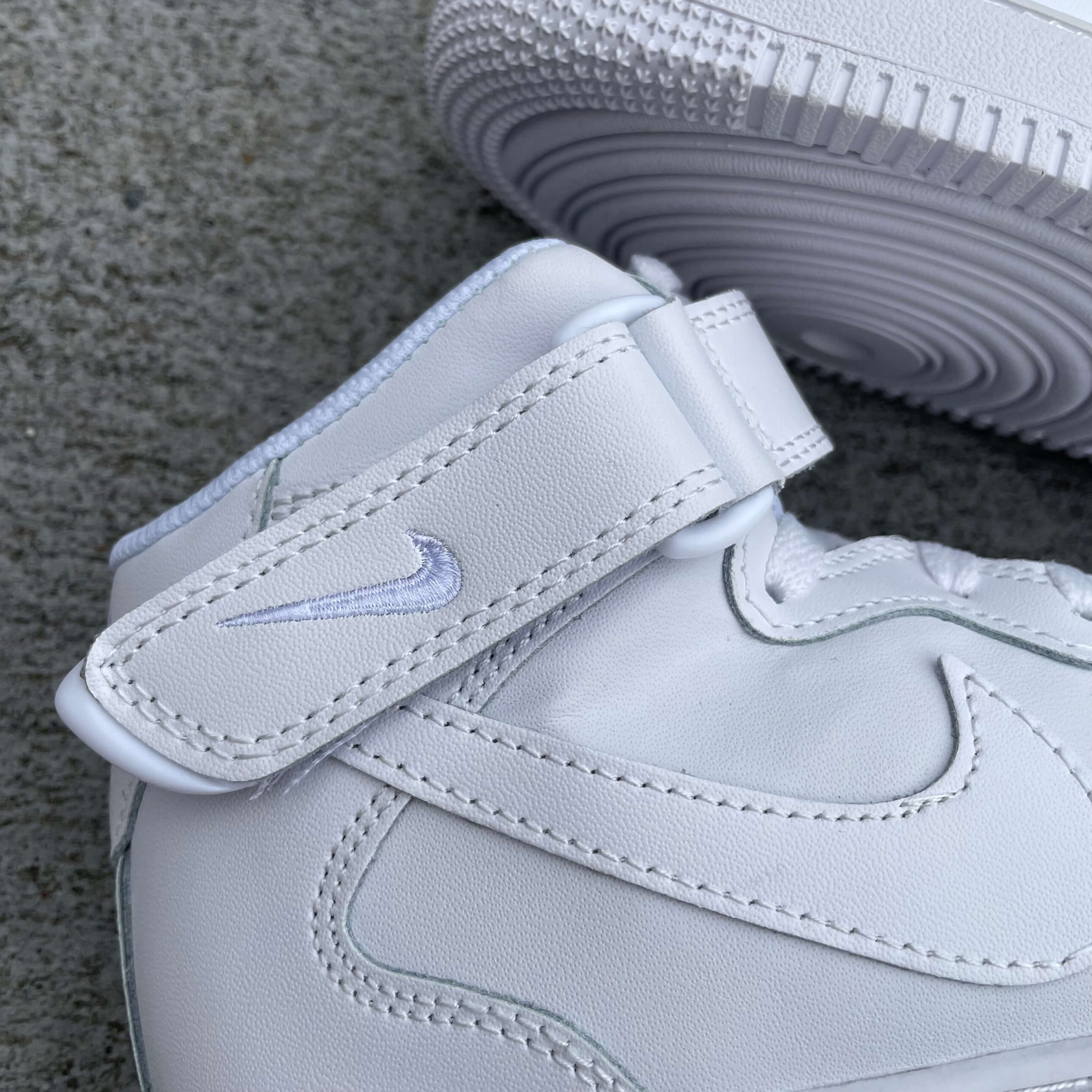 Air Force One Mid (2)