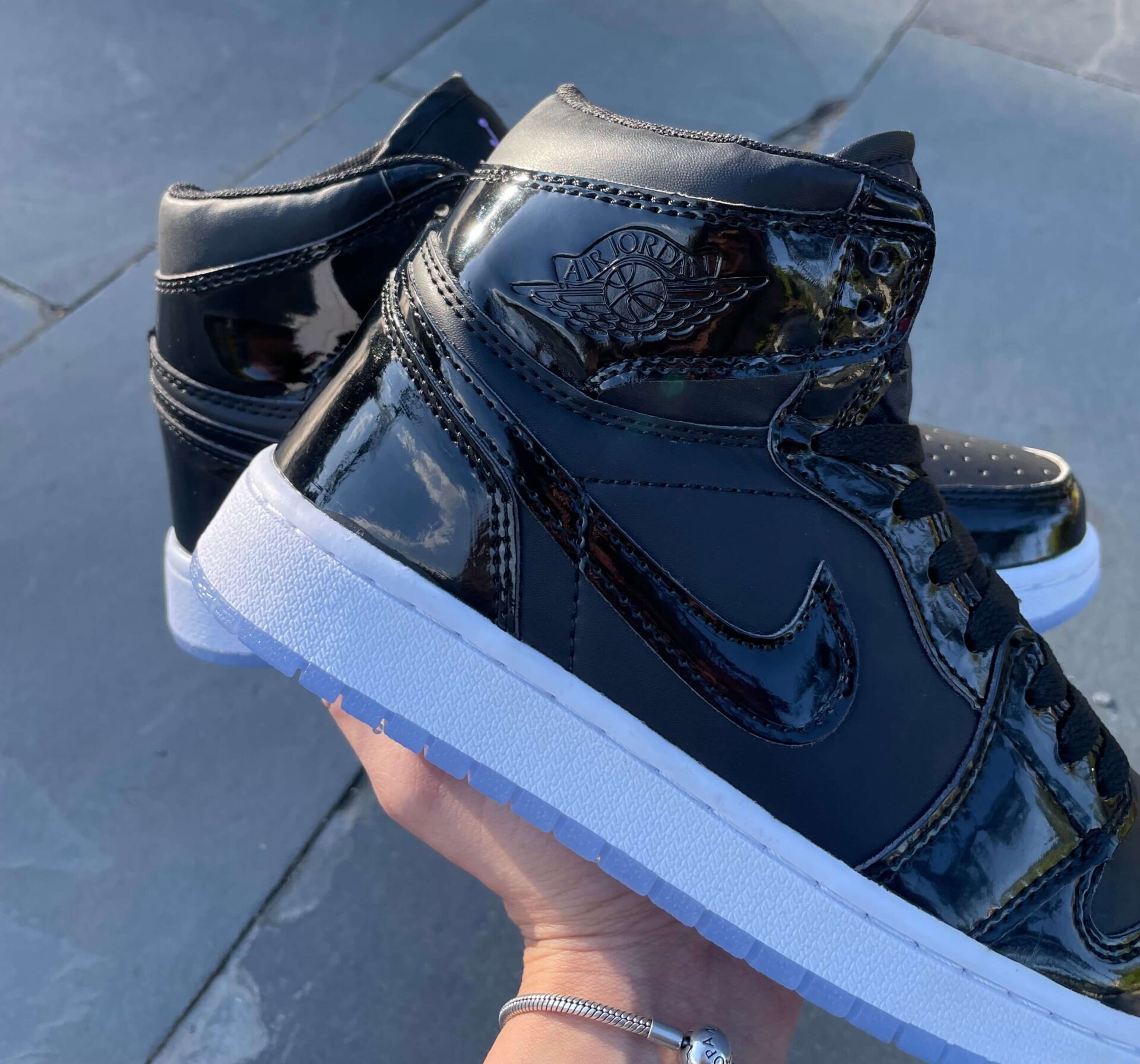 Air Jordan 1 Space Jam (4)