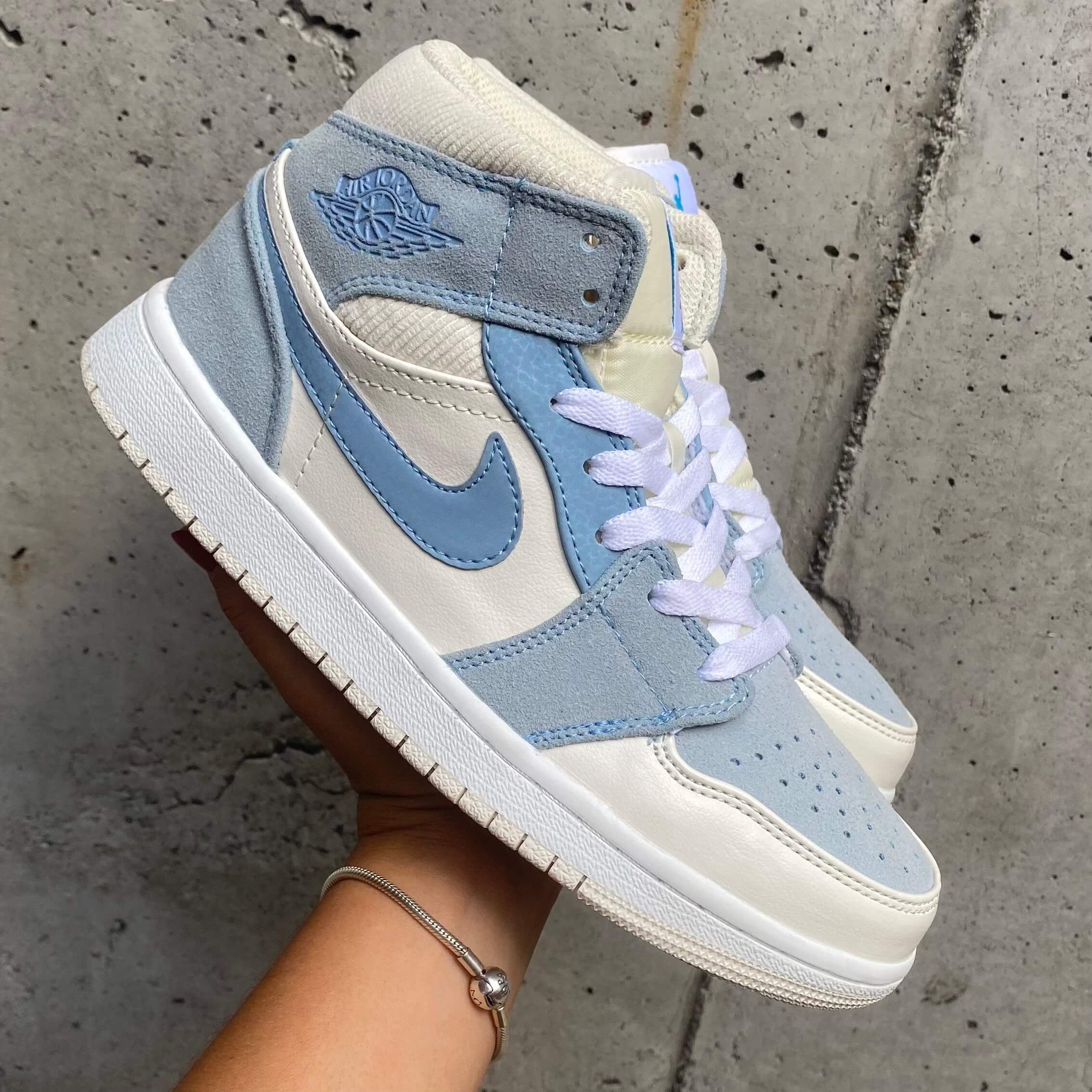 Jordan Retro 1 Azul Crema (1)