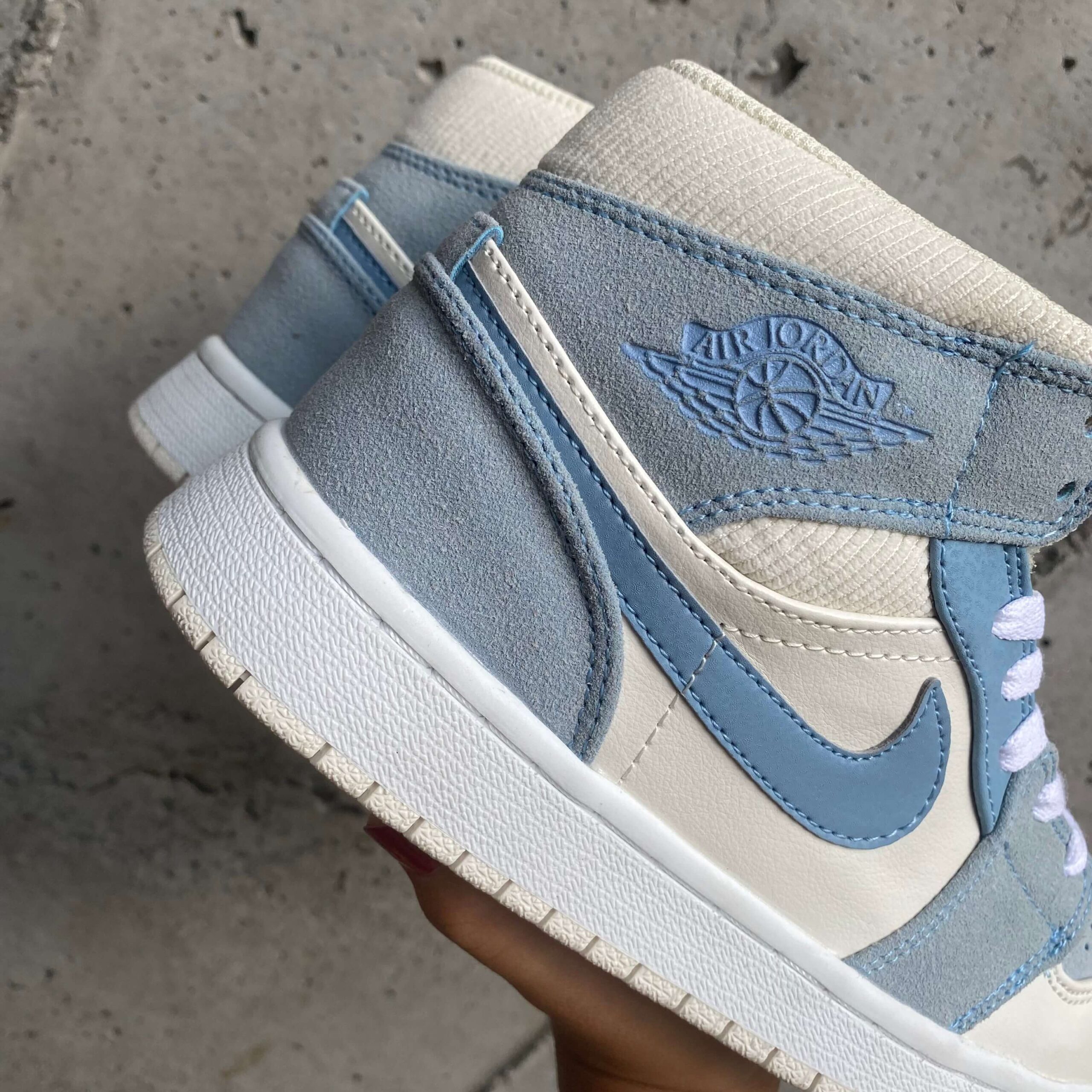 Jordan Retro 1 Azul Crema (2)