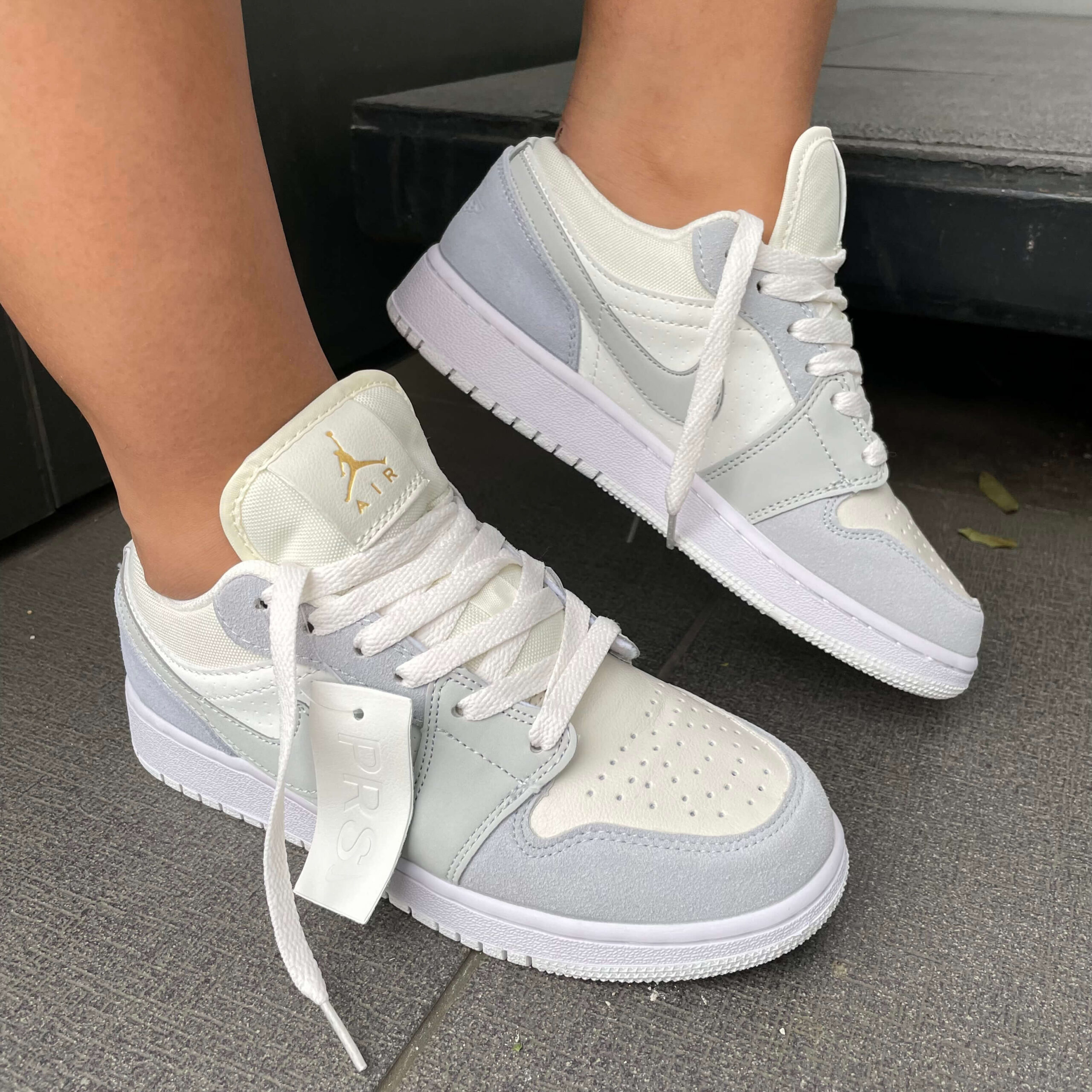 Jordan Retro 1 Low Paris (3)
