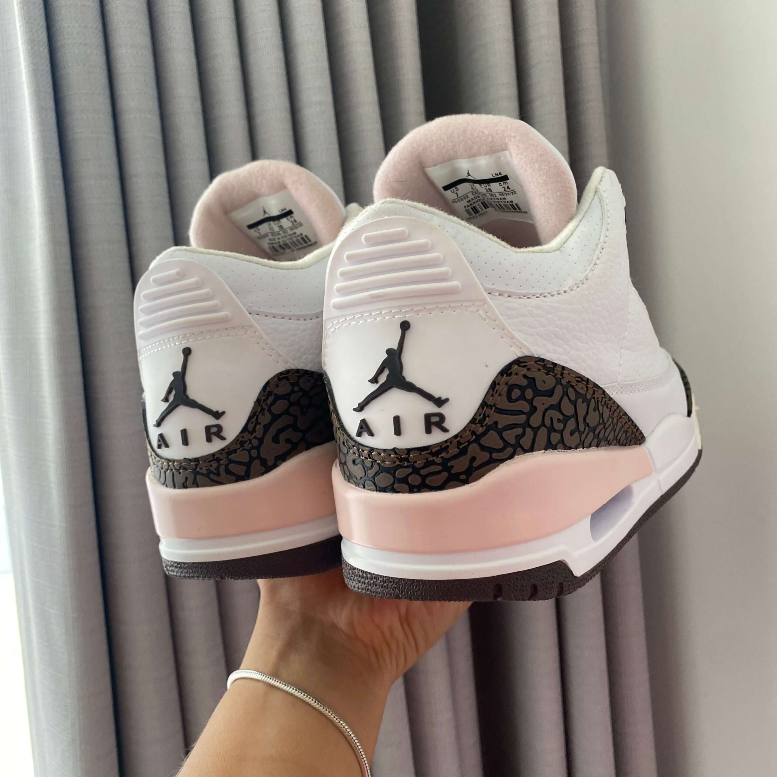 Jordan Retro 3 Blanco Rosado (2)